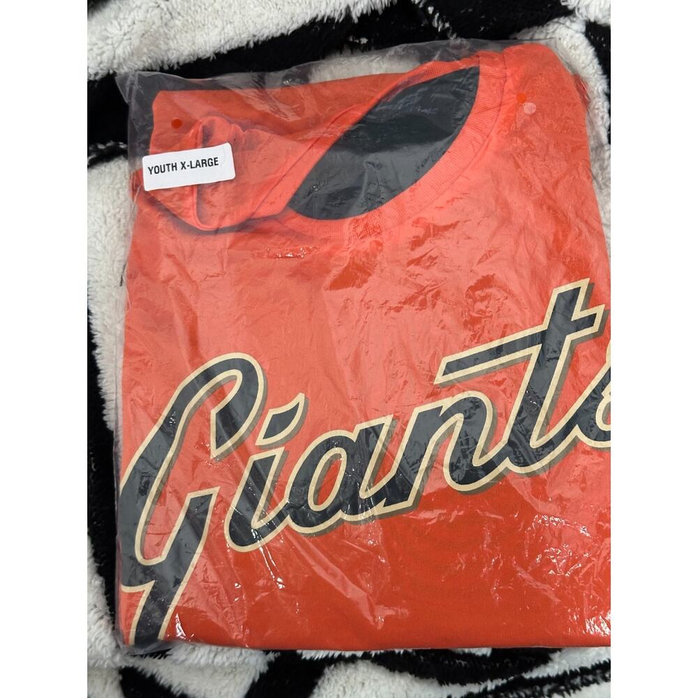 SF Giants T-shirt Youth New In Bag